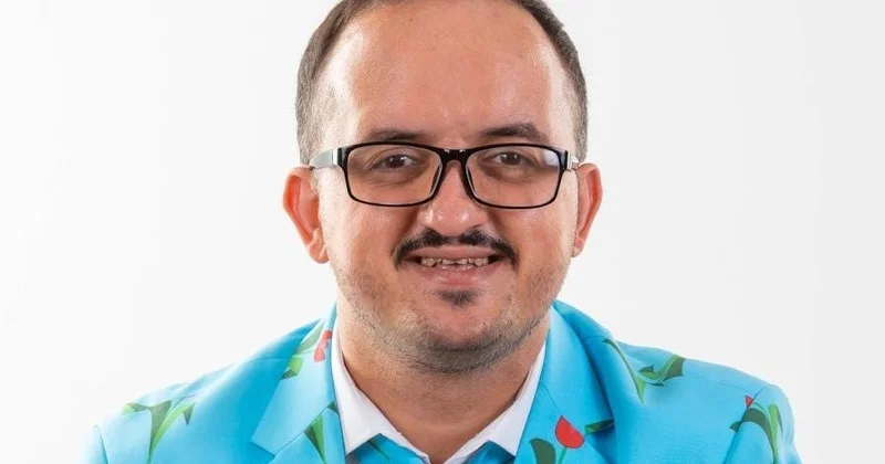 Qırmızı adam ın toyu oldu FOTOLAR