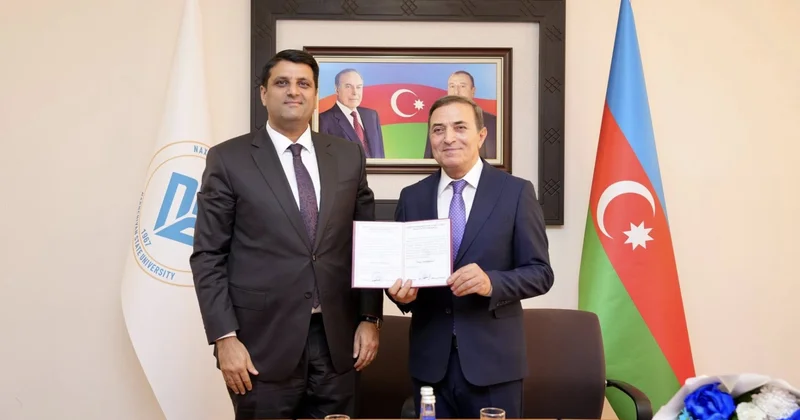 Xalq artistinə NDU nun Fəxri professoru diplomu verilib