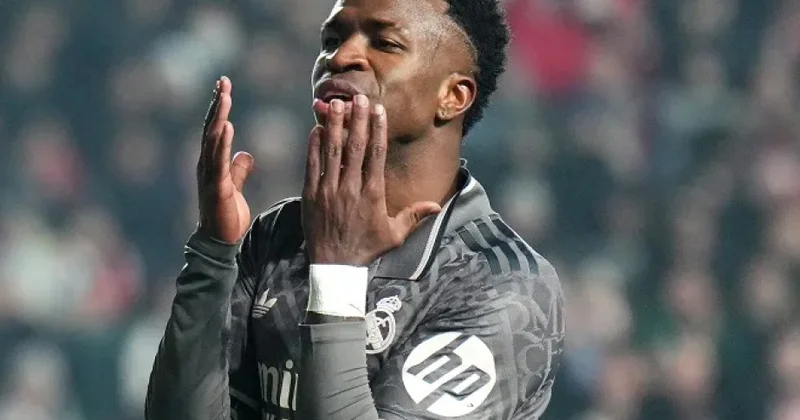 Məşhur futbolçunun evində yanğın olub