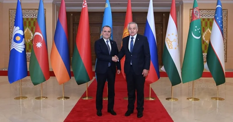 Ceyhun Bayramov tacikistanlı həmkarı ilə görüşüb