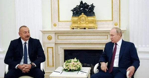 Əliyevlə Putinin təkbətək görüşü başladı