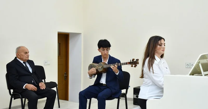 Xalq artisti Vamiq Məmmədəliyevin iştirakı ilə Üzeyir Hacıbəylinin 140 illik yubileyi münasibətilə silsilə ustad dərslərinə başlanılıb FOTO
