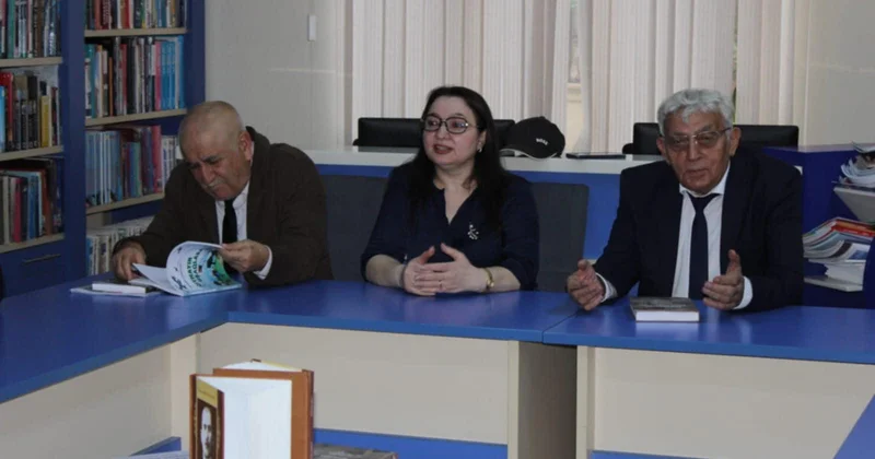 Tələbələr Müasir Uşaq ədəbiyyatının problemlərini müzakirə ediblər