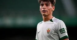 Real 20 yaşlı müdafiəçiyə görə 20 milyon ödəməyə hazırdır