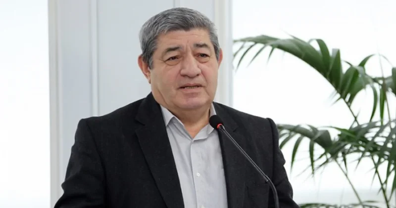 “Demirik ki, türkcədə də “Ə“ hərfi də yazılsın“ Ortaq türk dili isə budur AKADEMİK