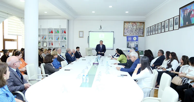 Ədəbiyyat İnstitutunda doktorantların dissertasiya mövzuları müzakirə edilib