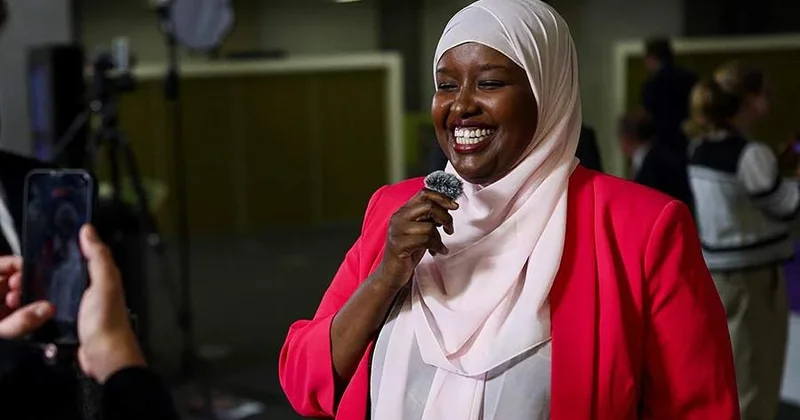 Britaniyada baş nazirin yerinə afrikalı qaçqın seçildi