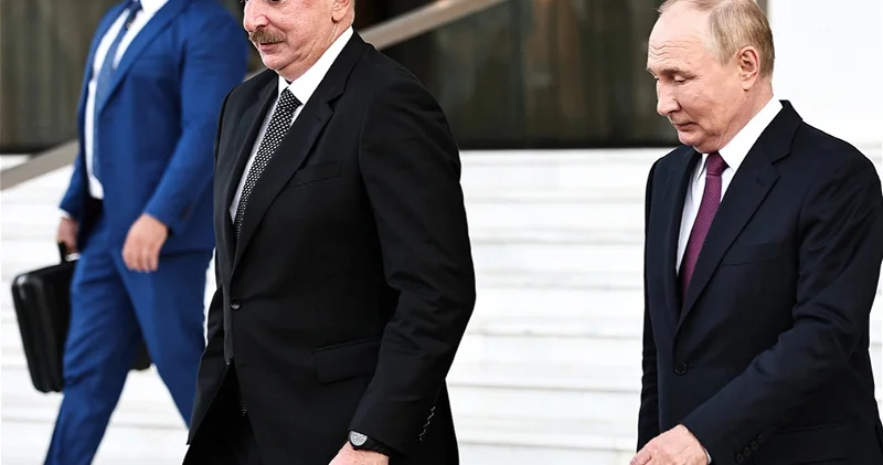 Путин и Алиев вместе покинули зал заседаний по завершении Каспийского саммита