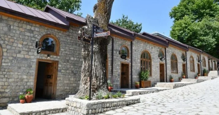Basqalın sirli qapıları, qədim küçələri 20 ailə niyə geri qayıdıb? + VİDEO