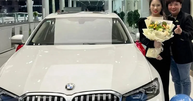 Çində restoran sahibi işçilərinə BMW hədiyyə etdi