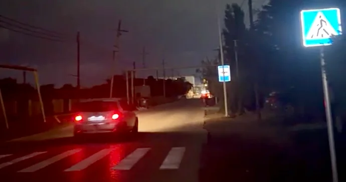 Buzovnada 10 gündür qaranlığa qərq olan küçə təhlükə saçır VİDEO