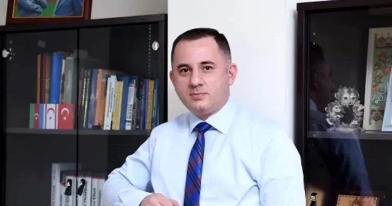 Siyasətdən gedənlər: Vüqar Bəyturan necə Vüqar Oruc oldu?