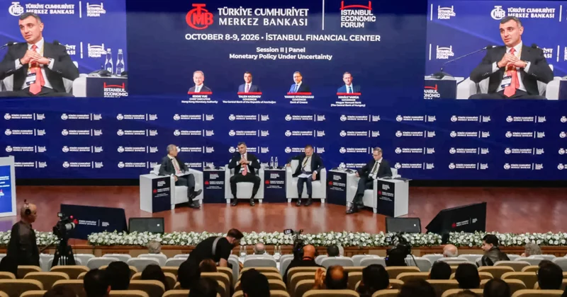 AMB sədri İstanbulda qlobal iqtisadiyyatın gələcəyi barədə fikirlərini bölüşüb