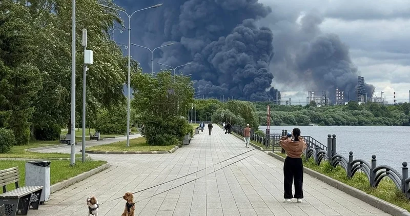 Мощные взрывы в Москве: закрыты все аэропорты