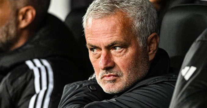 Mourinyo söz verdi: “Real”a yaraşan futbolu oynamazsa…”