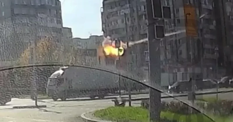 Момент попадания ракеты по кондитерскому магазину в Белгороде: ВИДЕО