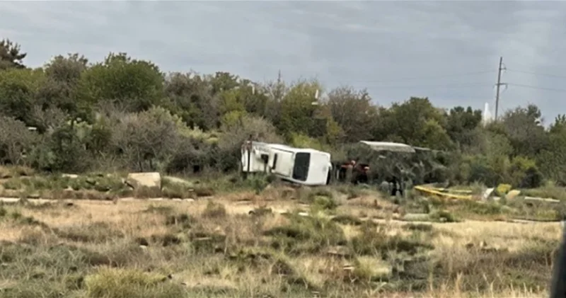 В Гарадагском районе перевернулся автобус с военнослужащими ВИДЕО