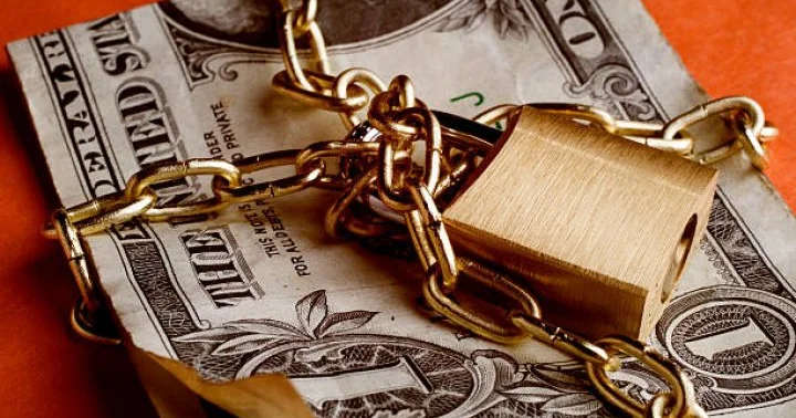 Dolların rəsmi məzənnəsi 1,70 manat səviyyəsində qalır