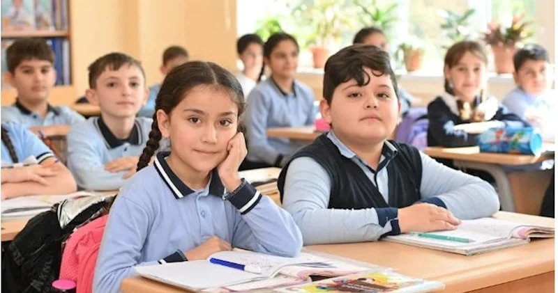 Şagird üzürsüz səbəbdən dərsə getməsə, valideyni 100 manat cərimələnəcək