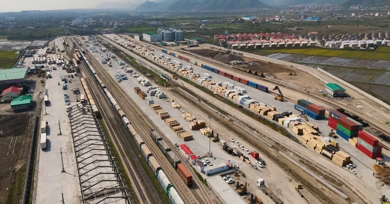 Astara Terminalında yük aşırmaları 33% artıb