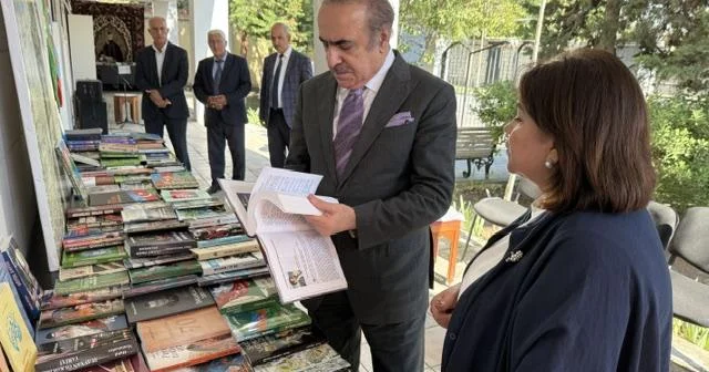 Aran Regional filialında “Ədəbiyyat aləminə səyahət” adlı kitab sərgisi keçirildi