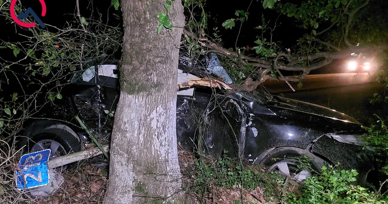 “Opel” ağaca çırpıldı 47 yaşlı kişi öldü