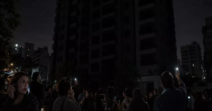 Bakıda binanı işıqsız qoyan qohumlara cinayət işi AÇILDI: biri həbs olundu