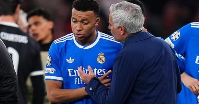 Mourinyo Mbappeni müdafiə etdi
