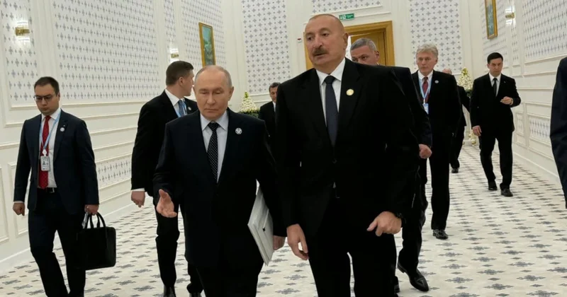 İlham Əliyev və Putin arasında tədbiröncəsi müzakirələr FOTO