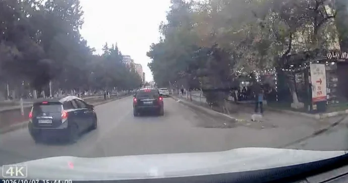 Qarşıdan gələn maşının yolunu kəsib qəza şəraiti yaratdı 77 RY 378 VİDEO