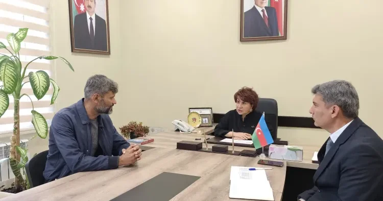 Afət Həsənova seçicilərini qəbul etdi, müraciətləri nəzarətə götürdü FOTO
