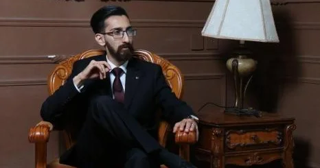 Kəlləsizin qızıl saatı Mir Çingiz Ağayev yazır