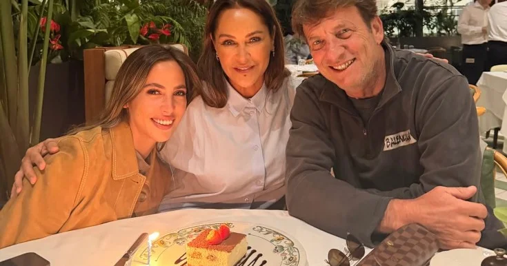 Hülya Avşara keçmiş həyat yoldaşından sürpriz Foto
