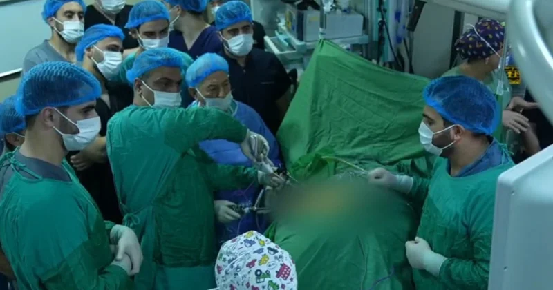 В клинике Минздрава лапароскопическим методом удалено образование надпочечника размером 7,5 см фото