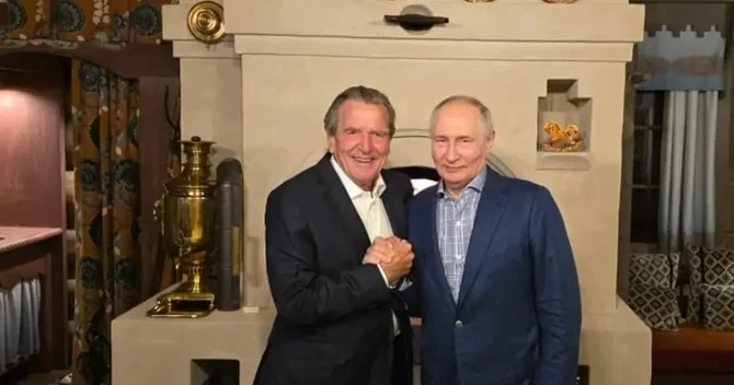 Kreml Putinlə Şröderin ad günü fotolarını yayımladı