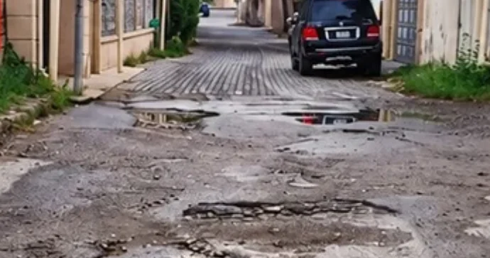 Binəqədidə illərdir təmir olunmayan yol sakinləri bezdirib FOTO VİDEO