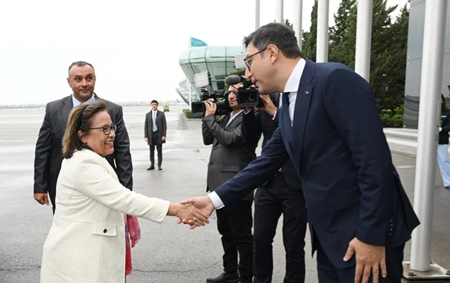 Dövlət rəsmilərinin Bakıya səfəri başladı Fotolar Yenilənir