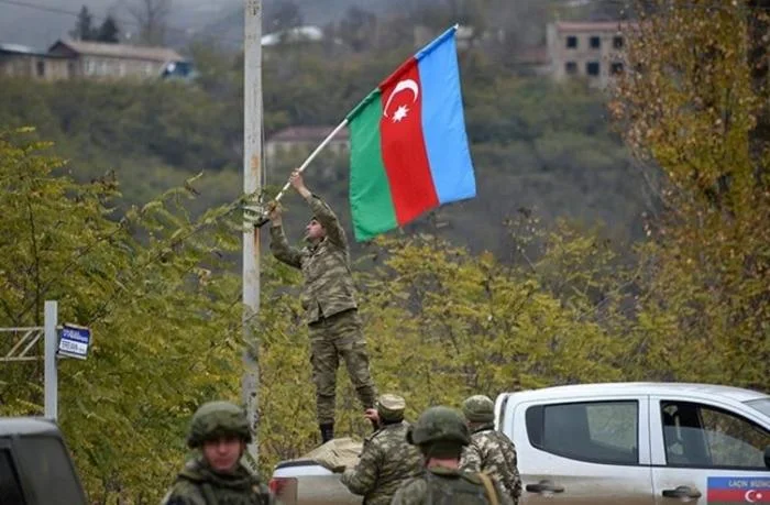 Bayrağımız azad olunmuş ərazilərimizdə qürurla dalğalanır