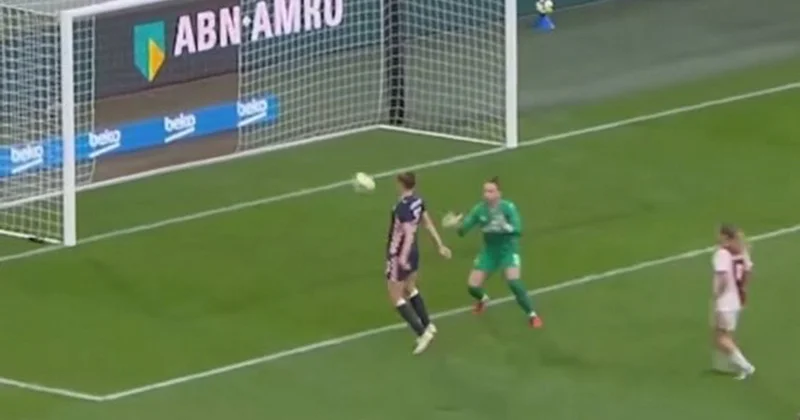 Qadınlar arasında keçirilən Niderland çempionatında gözlənilməz qol VİDEO