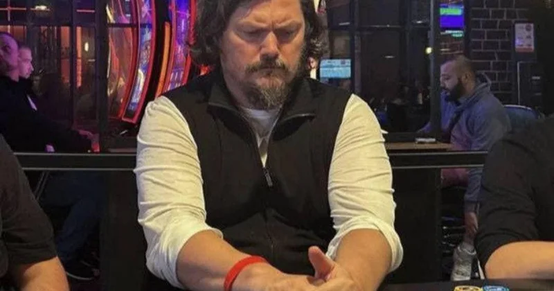 Rus keşişi qumar oynadığı üçün işdən çıxarıldı