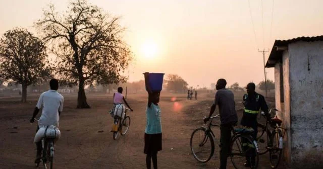 Deputatlar Rusiyaya gələn qızların işlə təmin olunmasını araşdırırlar...