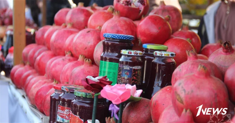 В Гейчае прошёл традиционный Фестиваль граната ФОТО