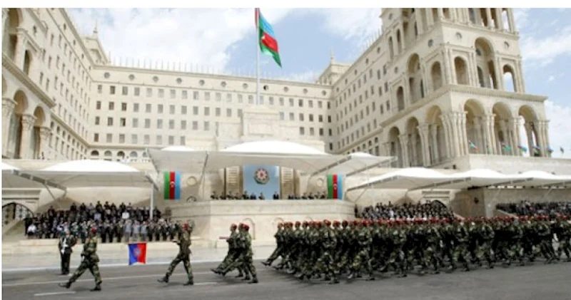 Azərbaycan paradda nümayiş olunan yeni silahları haradan alıb? VİDEO