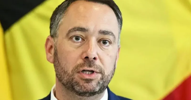 Belçika XİN rəhbərinin təyyarəsi təcili eniş etdi