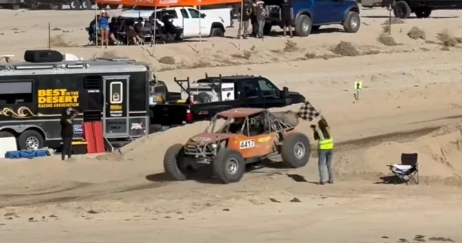 ABŞ də yarışçı son 12 km məsafəni geriyə doğru sürdü