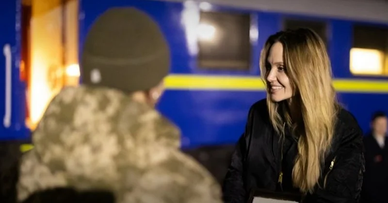 Сафари на людей . Джоли рассказала о пережитом в Украине Minval Politika