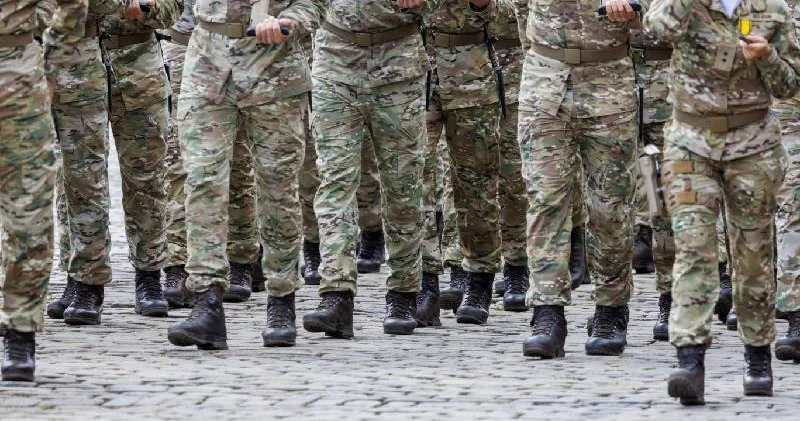 Avropa ölkəsindən qərar: 17 yaşına çatmış hər kəs orduya çağırıldı