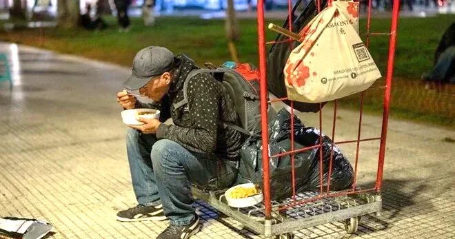 Cəmi 4 il kasıb yaşayırsınızsa...