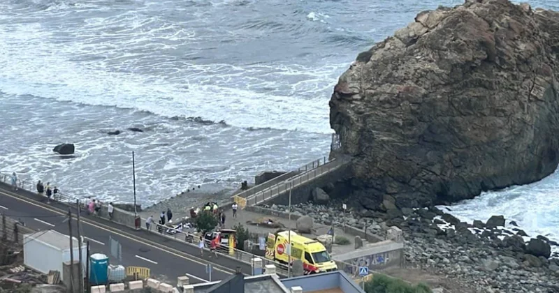 Kanar adalarında nəhəng dalğalar 3 turistin ölümünə, 15 nəfərin xəsarət almasına səbəb olub