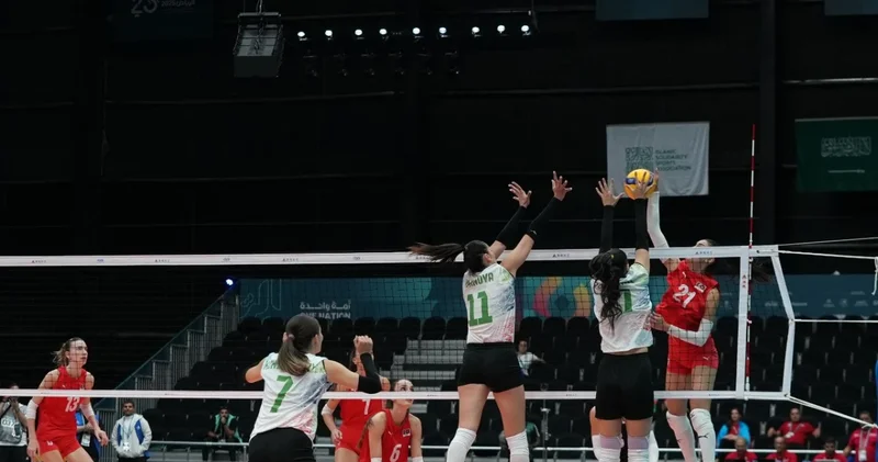 İslam Oyunları: Voleybolçularımız Türkiyəyə məğlub olub FOTO